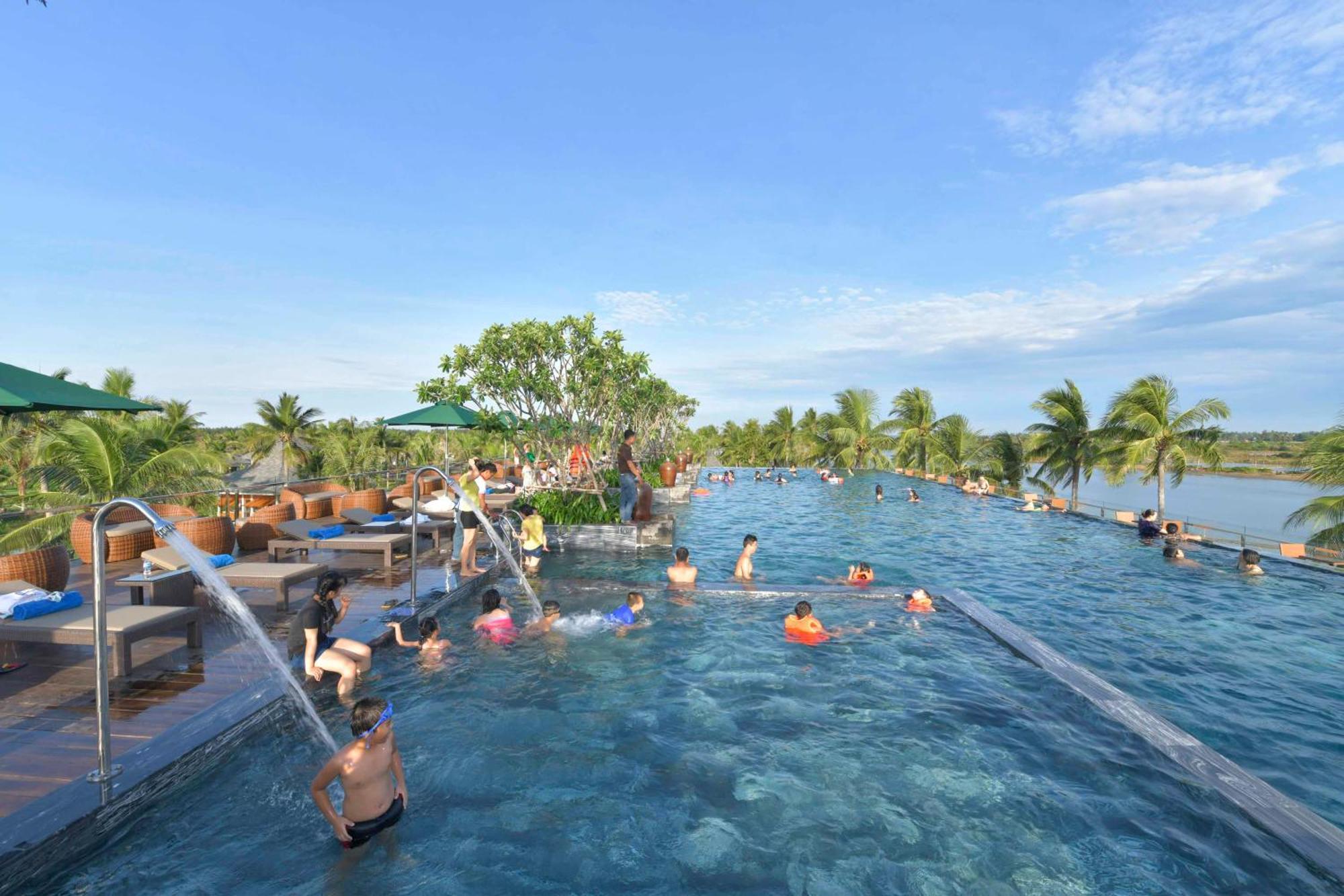 Cocoland Thu Xa Ancient Town Resort Kuang Ngai Dış mekan fotoğraf